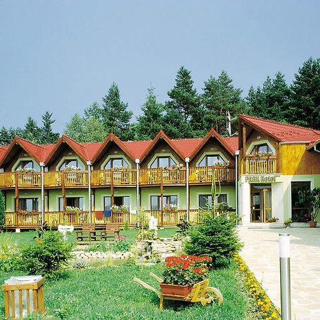 Park Hotel Cingov สมิชานี ภายนอก รูปภาพ