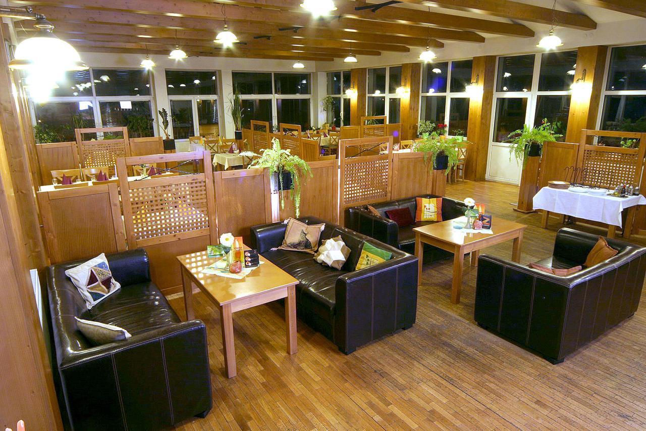 Park Hotel Cingov สมิชานี ภายนอก รูปภาพ